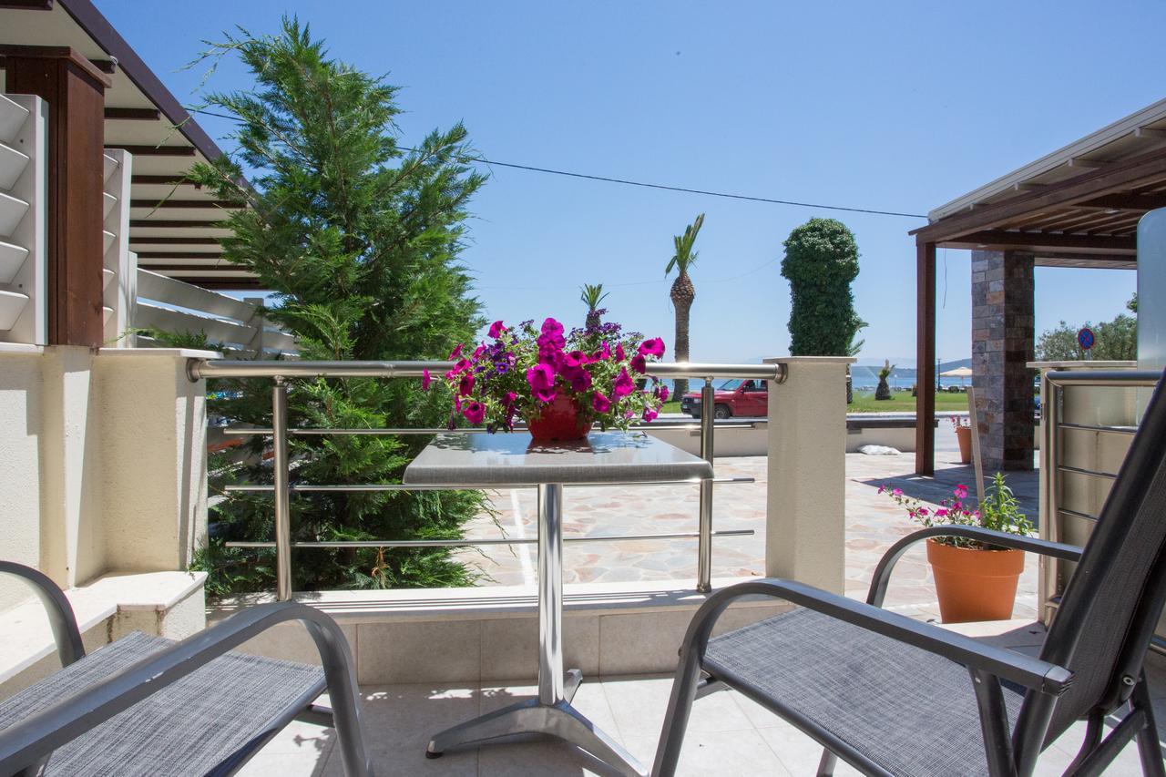 Sea To See Apartment เนอาเปรามอส ภายนอก รูปภาพ
